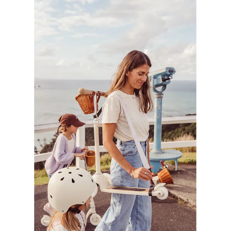 Banwood Carry Strap, Shoulder Strap for Skateboard, Scooter, and Balance Bike – Cream
