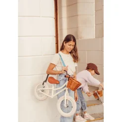 Banwood Carry Strap, Shoulder Strap for Skateboard, Scooter, and Balance Bike – Cream