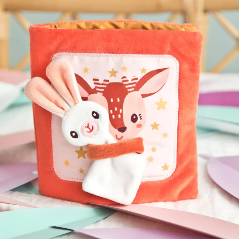 Lilliputiens Activity Book, Stella, Where is the Snuggle Cloth?