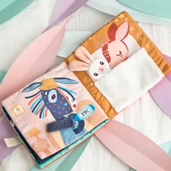Lilliputiens Activity Book, Stella, Where is the Snuggle Cloth?
