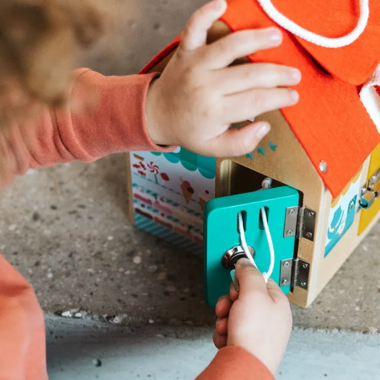 Lilliputiens Activity House – Open and Close
