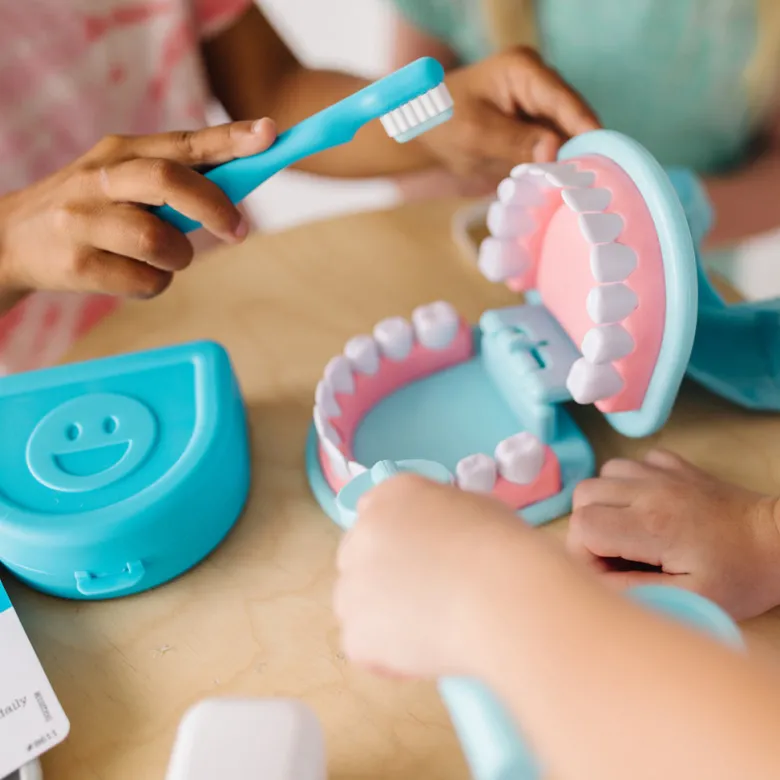 Melissa & Doug Dentist Play Set, Smile - 25 Pieces