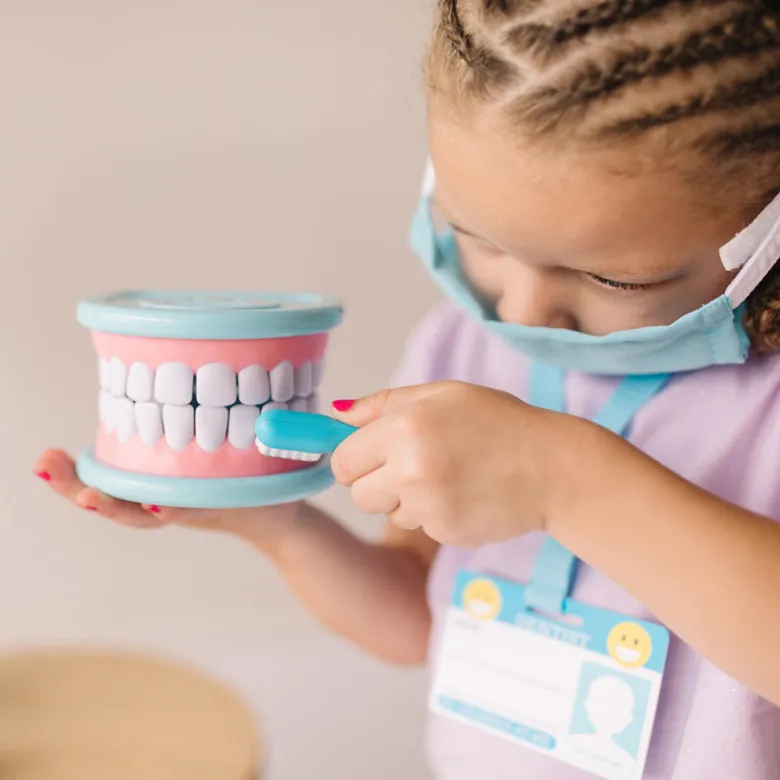 Melissa & Doug Dentist Play Set, Smile - 25 Pieces