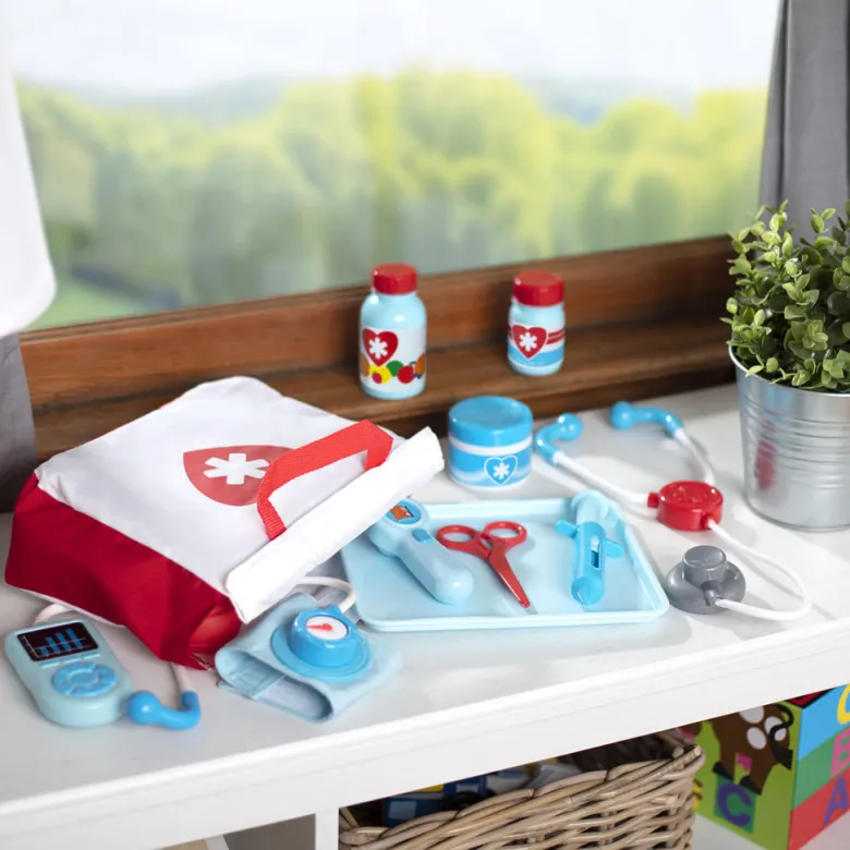 Melissa & Doug Get Well Doctor's Kit with 25 Pieces