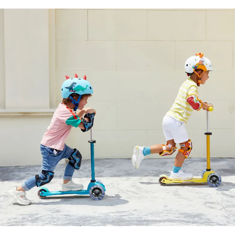 Micro Helmet, 3D Scootersaurus - Size S (Ages 2-5)
