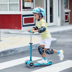 Micro Hjelm, 3D Scootersaurus – Size M (Ages 5–8)