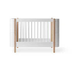 Oliver Furniture, Wood Mini+ Crib including Junior Kit – White/Oak