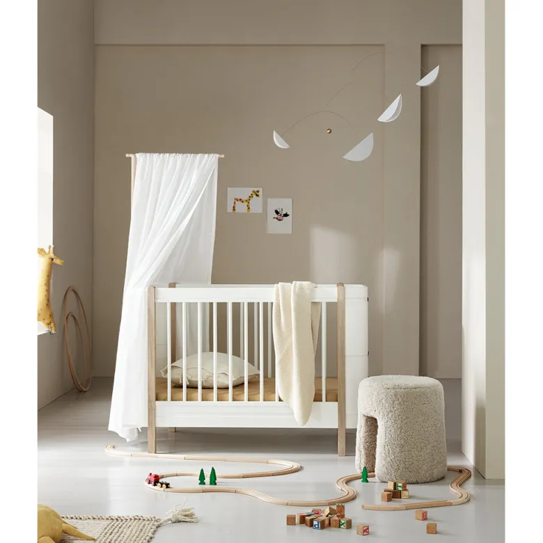 Oliver Furniture, Wood Mini+ Crib including Junior Kit – White/Oak