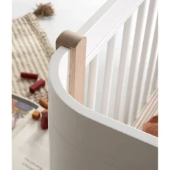 Oliver Furniture, Wood Mini+ Crib including Junior Kit – White/Oak