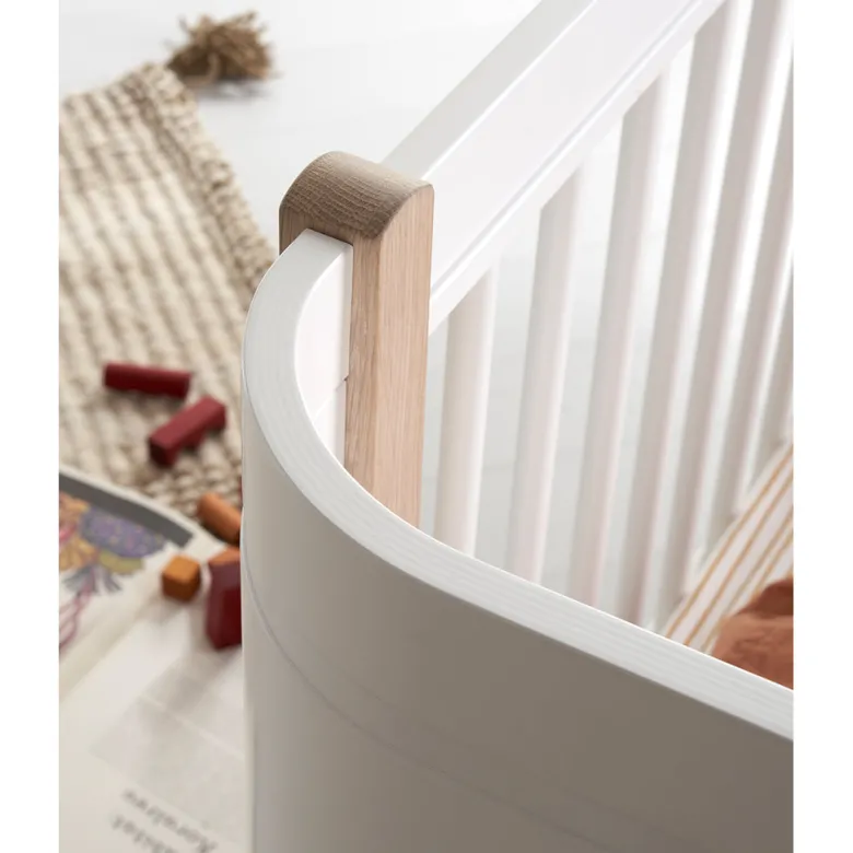 Oliver Furniture, Wood Mini+ Crib including Junior Kit – White/Oak
