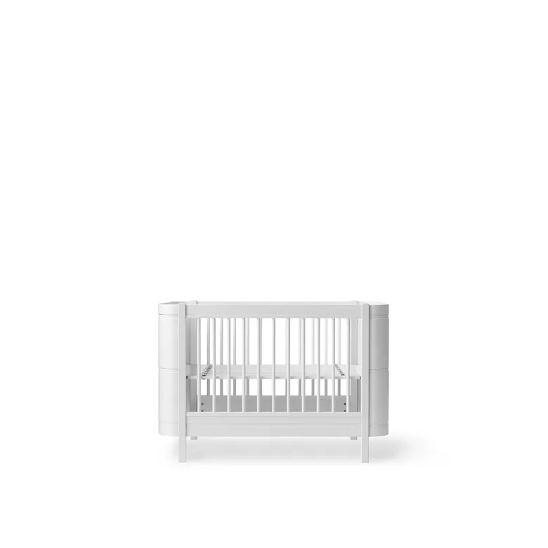 Oliver Furniture, Wood Mini+ Crib Including Junior Kit – White