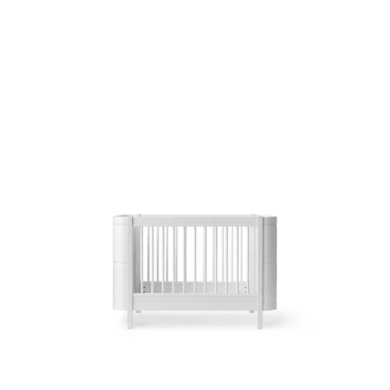Oliver Furniture, Wood Mini+ Crib Including Junior Kit – White